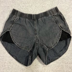 3 for $40 🤑 One Teaspoon Runner shorts, size S